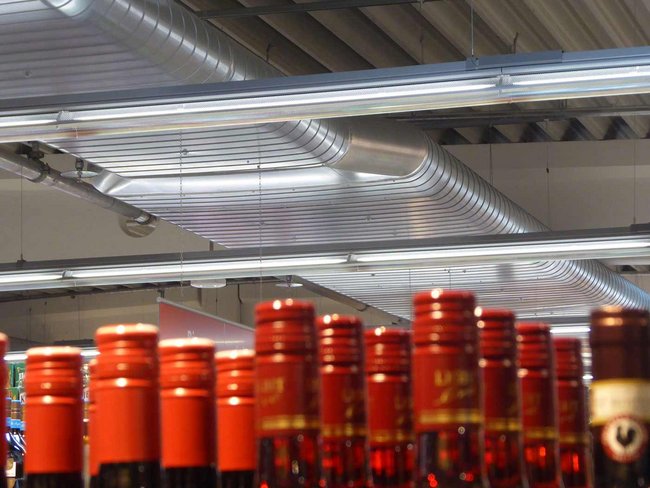 Luftleitungen im REWE Markt